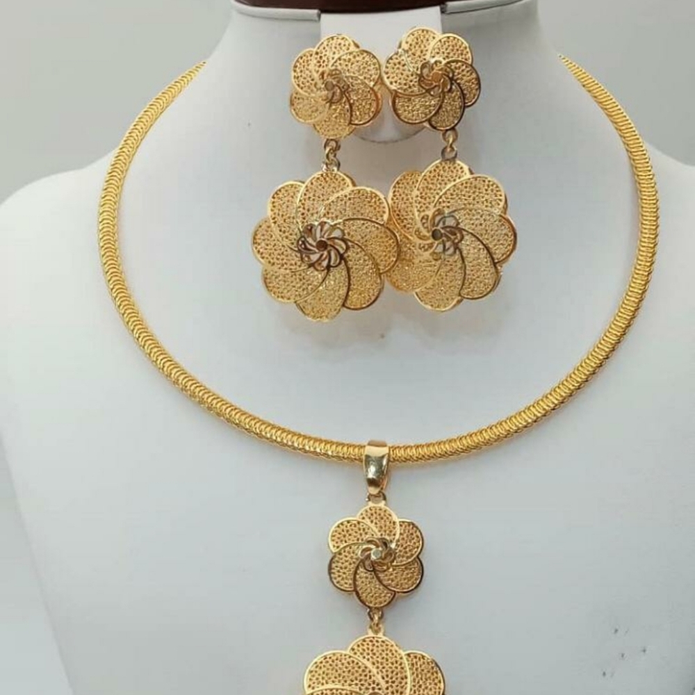 SOLD💢💢GORGEOUS WOMEN'S 3PIECE JEWELRY SETS
